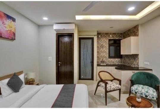 Vibe Hotel Noida Exterior photo